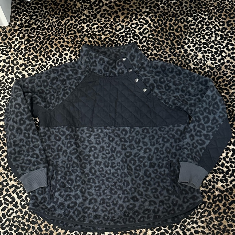Abercrombie & Fitch Black Leopard Print pullover